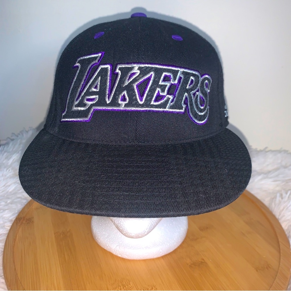 Los Angeles Lakers NBA Black Fitted Hat Cap